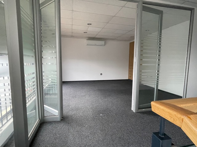 To Let commercial Property for Rent in Maitland Western Cape